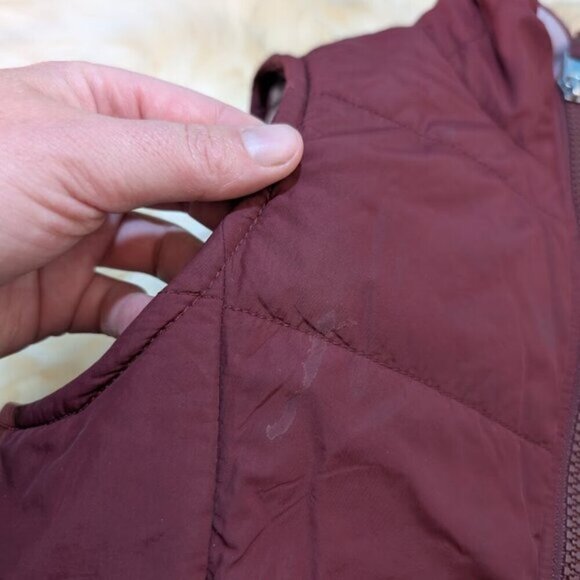 The North Face Burgundy Puffer Vest Girls Size Medium - Picture 5 of 7